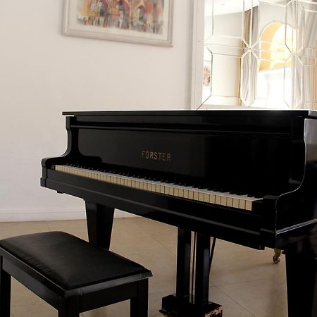Real Hotel Lujan Kültér fotó