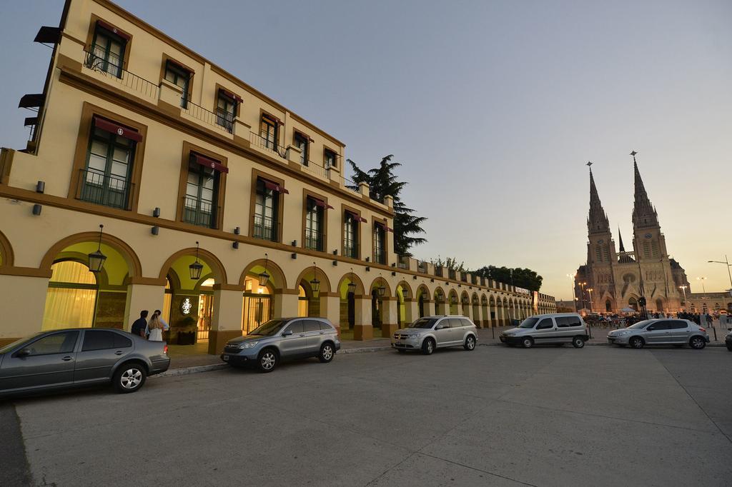 Real Hotel Lujan Kültér fotó