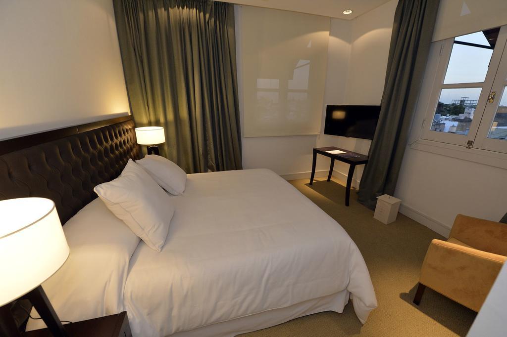 Real Hotel Lujan Kültér fotó