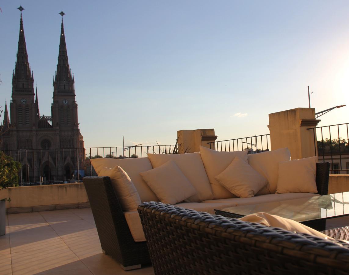 Real Hotel Lujan Kültér fotó