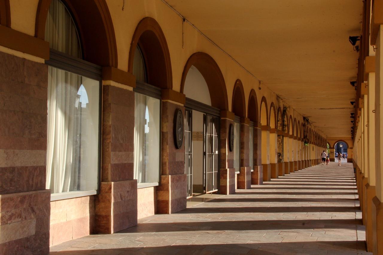Real Hotel Lujan Kültér fotó