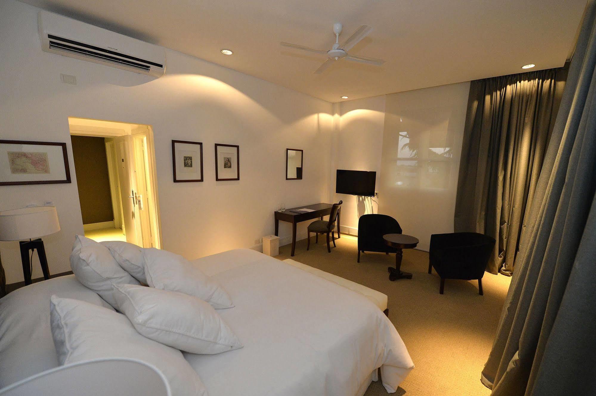 Real Hotel Lujan Kültér fotó