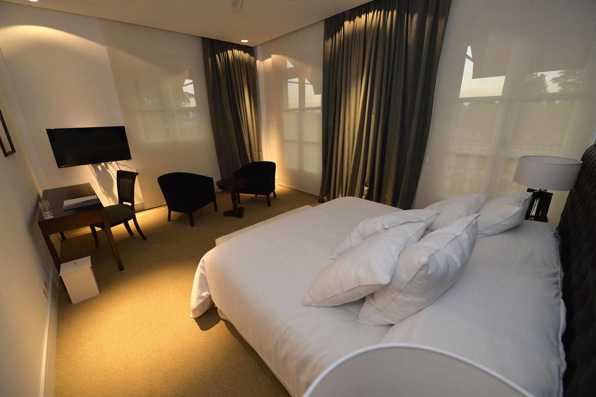 Real Hotel Lujan Kültér fotó
